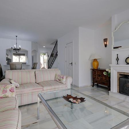Quaint 2 Bedroom Townhouse With Pool Close To Sea! Benalmádena Zewnętrze zdjęcie