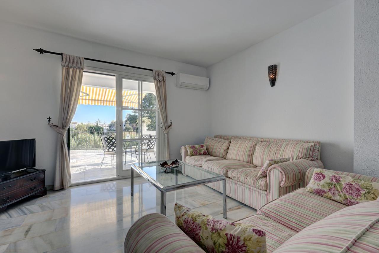 Quaint 2 Bedroom Townhouse With Pool Close To Sea! Benalmádena Zewnętrze zdjęcie
