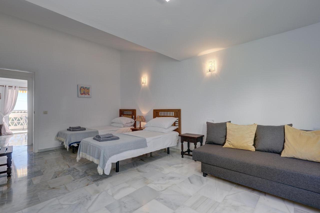 Quaint 2 Bedroom Townhouse With Pool Close To Sea! Benalmádena Zewnętrze zdjęcie