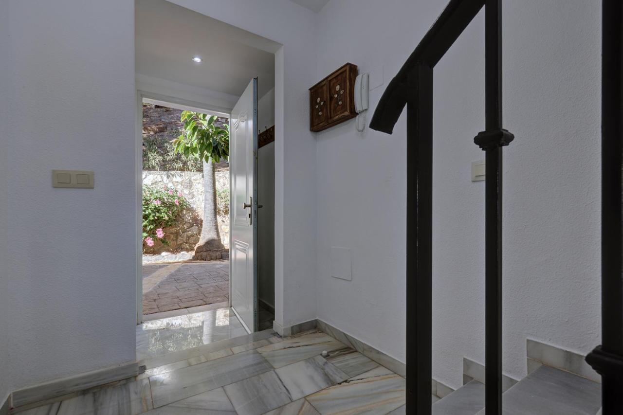 Quaint 2 Bedroom Townhouse With Pool Close To Sea! Benalmádena Zewnętrze zdjęcie