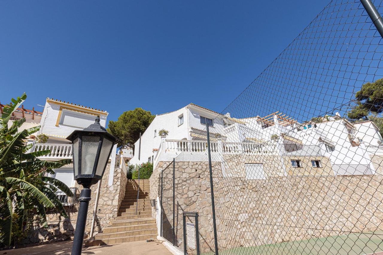 Quaint 2 Bedroom Townhouse With Pool Close To Sea! Benalmádena Zewnętrze zdjęcie