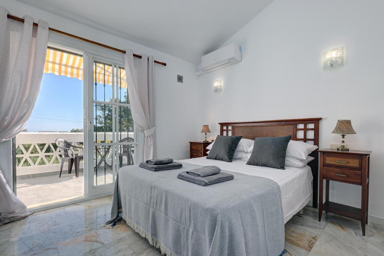 Quaint 2 Bedroom Townhouse With Pool Close To Sea! Benalmádena Zewnętrze zdjęcie